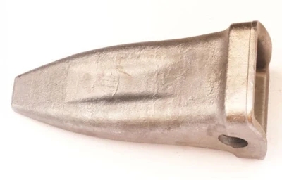Dentes de caçamba de escavadeira fundidos ou forjados: quais você deve usar?